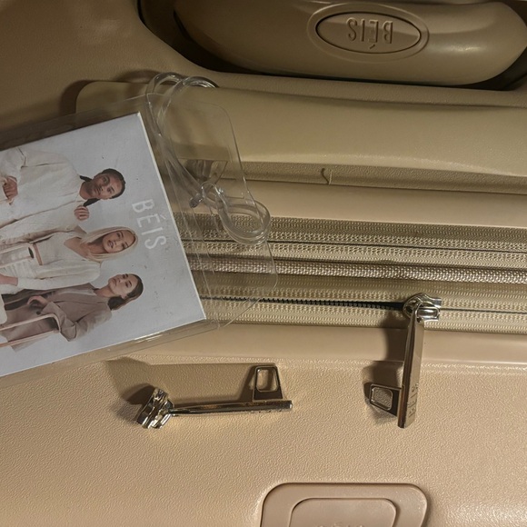 Beis Beige CarryOn Roller - Picture 8 of 16